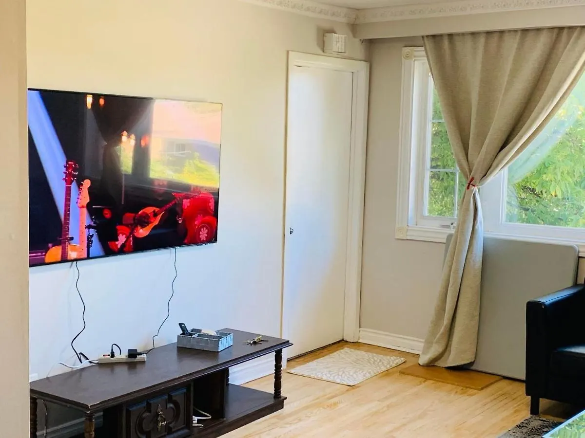 Full Privacy Apartment With Free Parkrings トロント カナダ